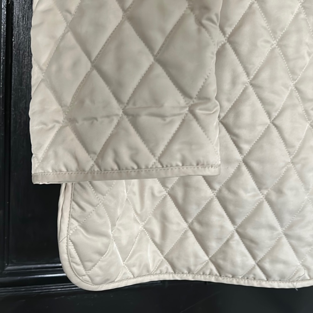 Burberry SZ S Quilted Cream Jacket - Picture 5 of 14